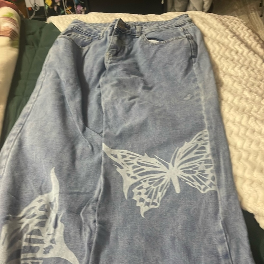 SHEIN jeans low rise w butterfly